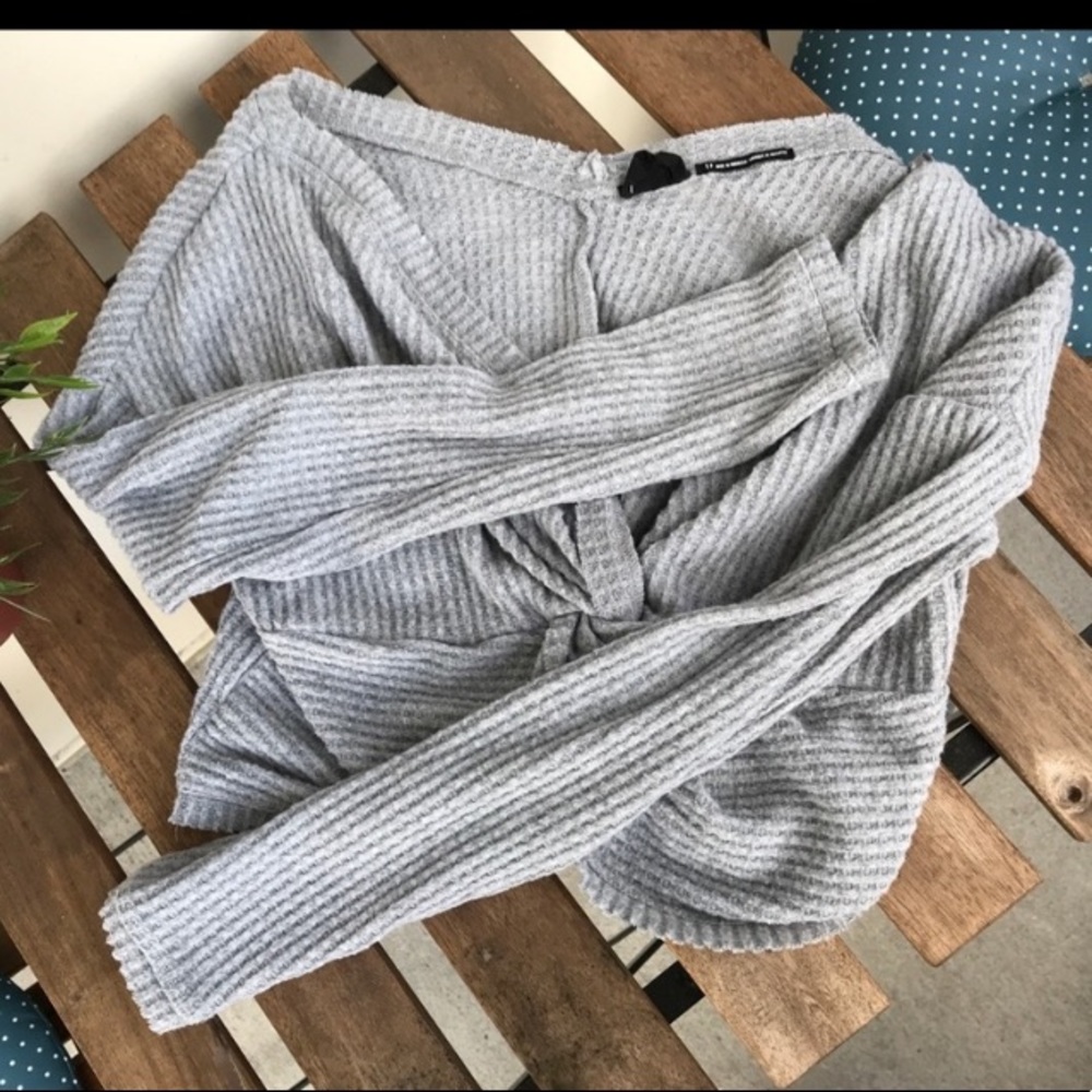 Urban outfitters sweater - Picture 3 of 6
